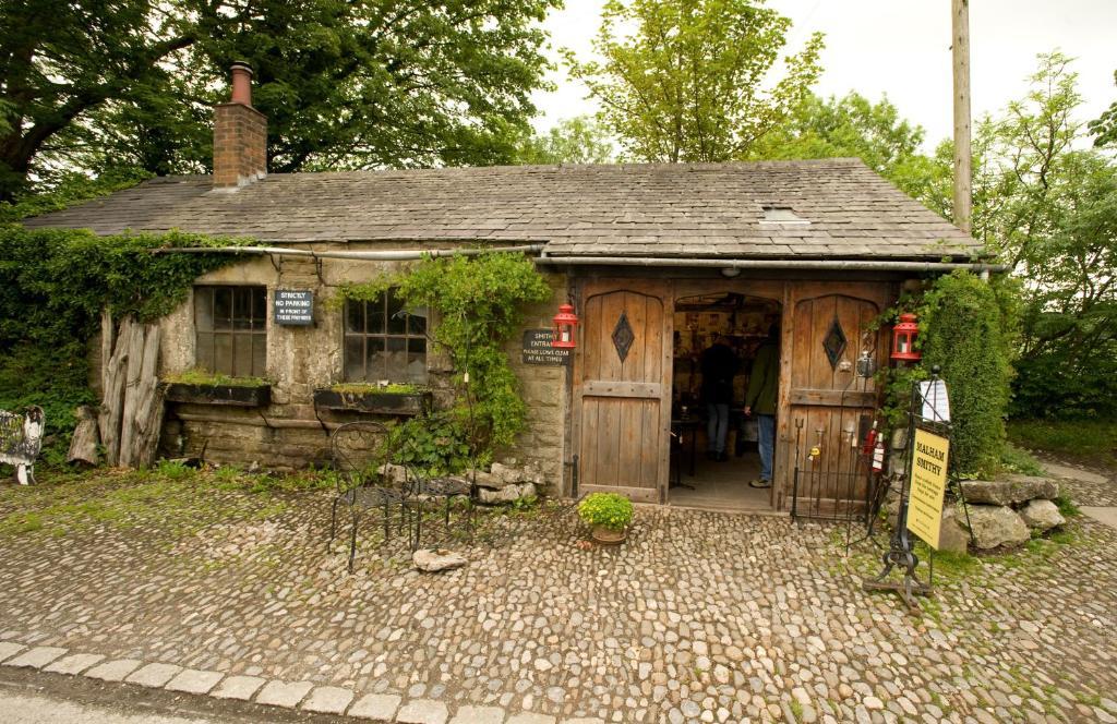 The Buck Inn, Malham Exterior photo